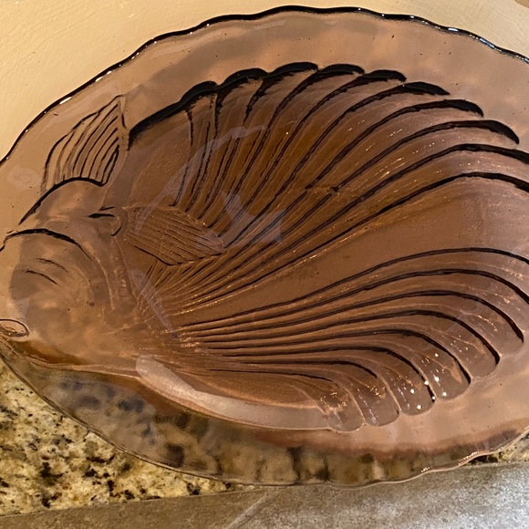 Purple Glass Beta Fish Detailed Design Plate Platter Serving Dish Arcoroc France - Picture 10 of 10